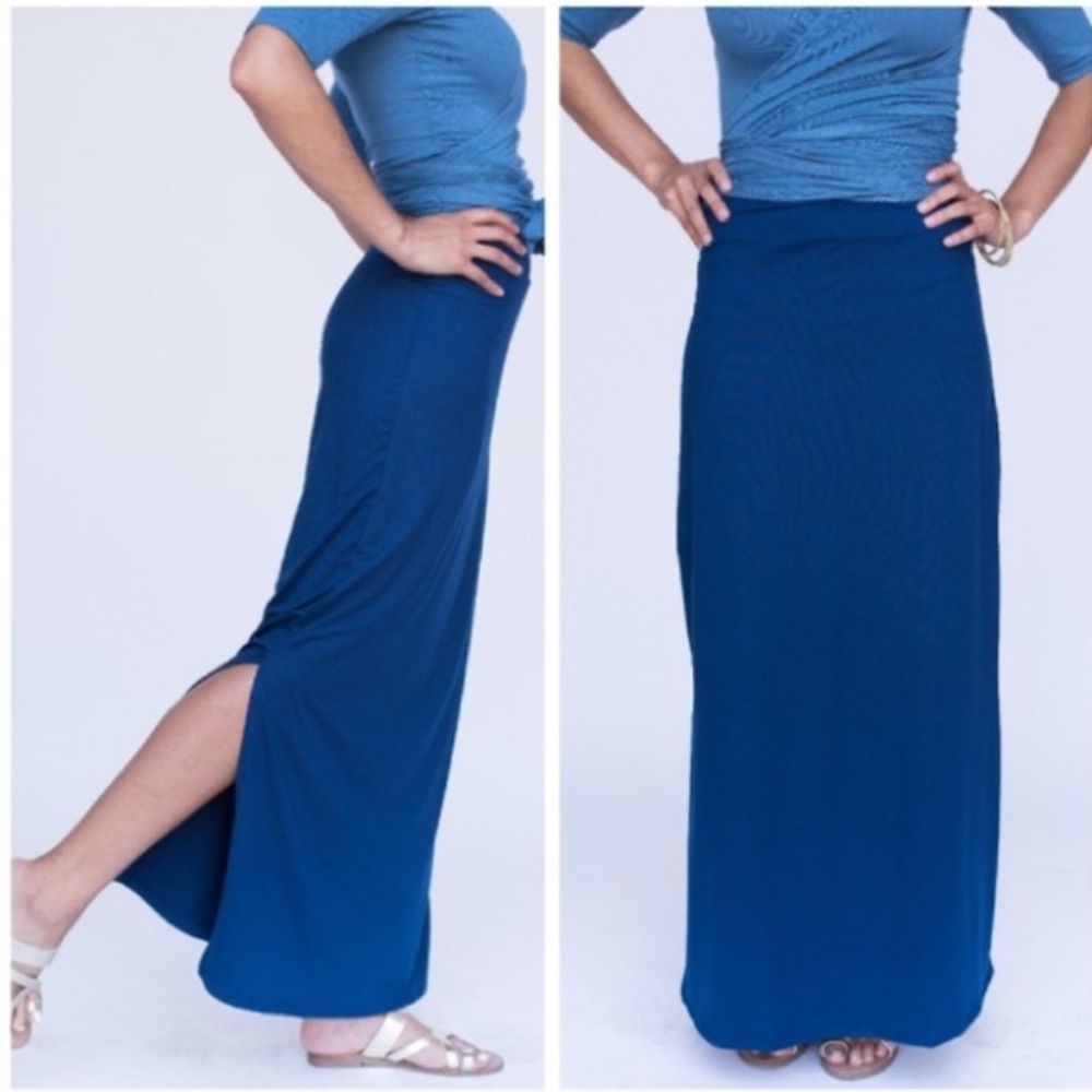 Agnes and Dora Side Slit Maxi Skirt